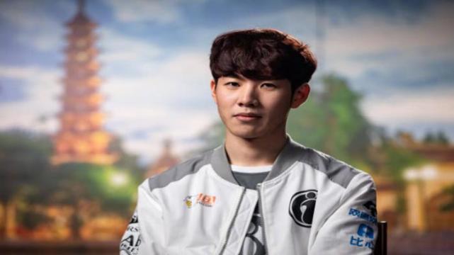 图拉姆：我和科纳特几乎每天都联系，和他的较量会很精彩