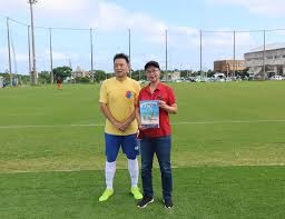 百家乐“斩龙”时机：连续 8 把庄后，概率学上是否支持在此刻投注闲？（百家乐连庄8局后的“斩龙”抉择：概率学是否支持改押闲？）