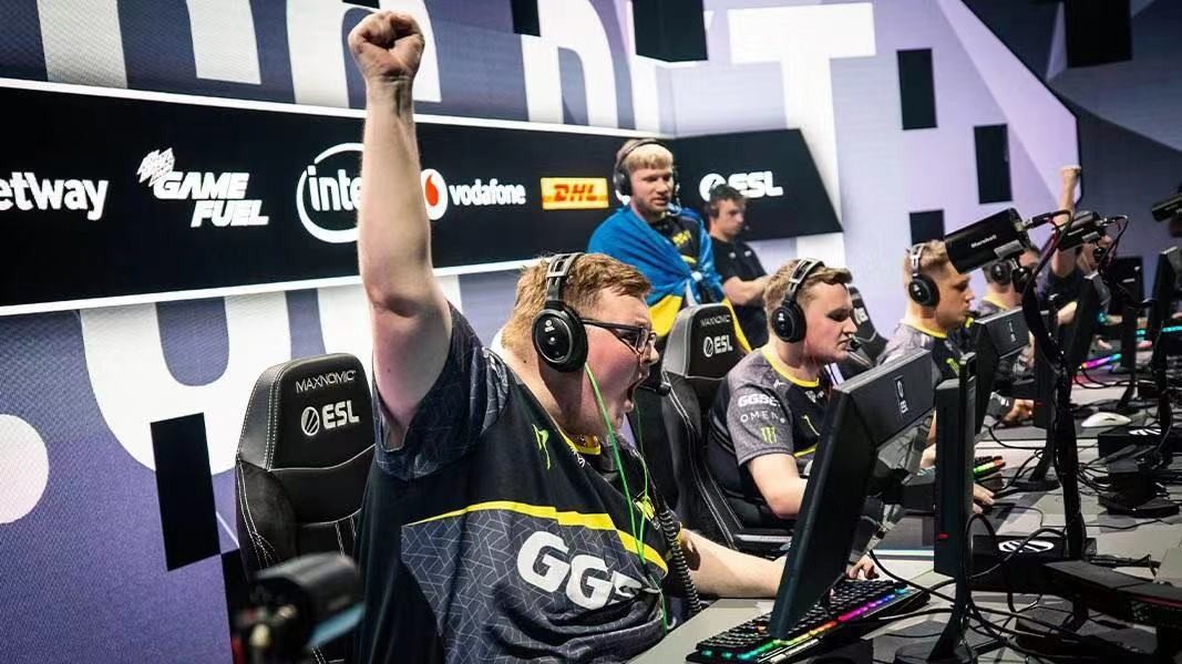 候该站出来 候该站出来